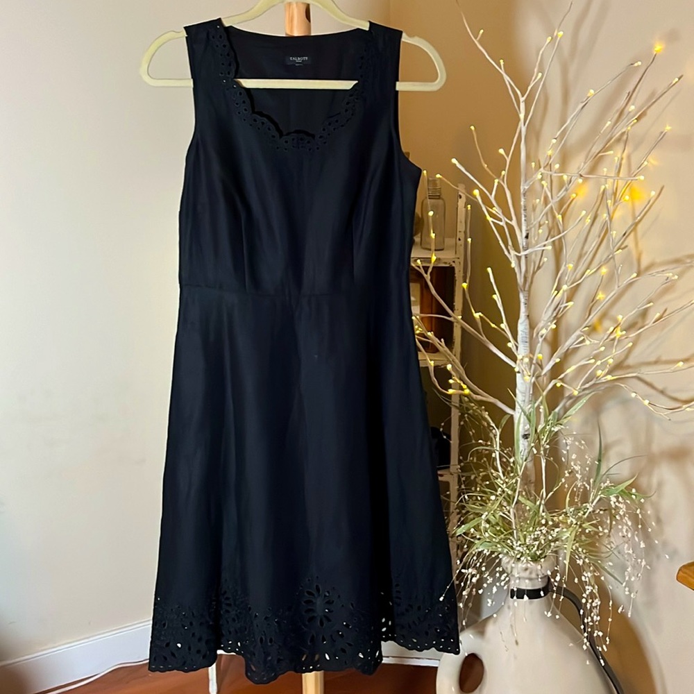 Talbots 100% linen Black lace trimmed lined full skirt dress side zip Immaculate